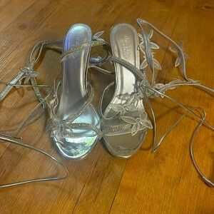 A pair off size 8 heels. Haven’t been worn.